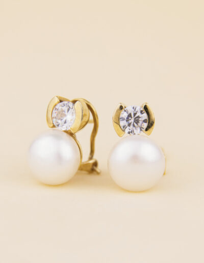 Pendientes perla natural bañados en oro Diana